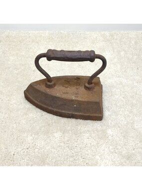 B & L Cast Iron Sad Iron Antique Primitive Farmhouse Flatiron Piece Antique 1910